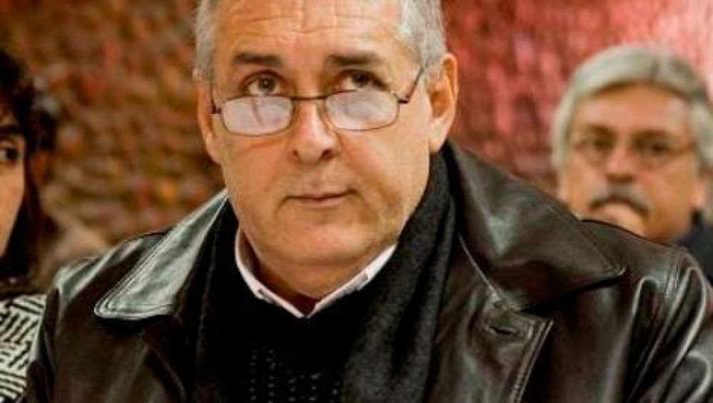 Ag�ero critic� al Gobierno por el desplazamiento de comisarios