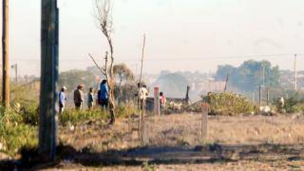 Familias contin�an ocupando terrenos en el norte de la ciudad