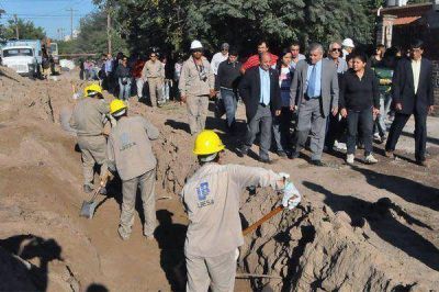 Infante supervis� obras en el barrio Reconquista