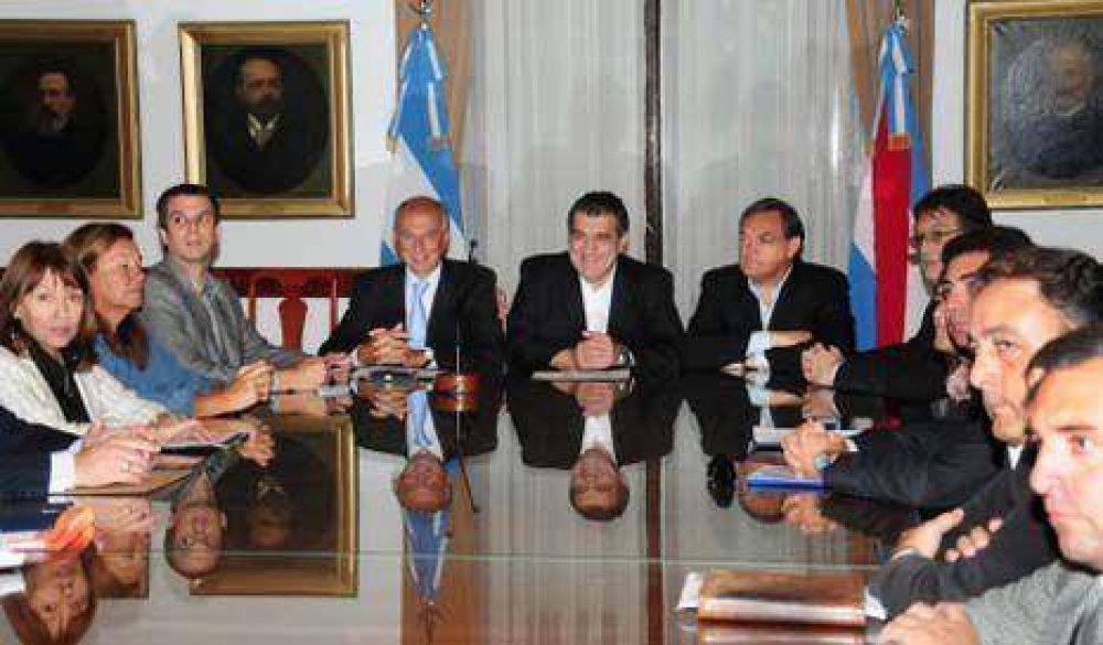 Barrios vulnerables: acuerdos con Villaguay, Paran�, La Paz y Feliciano