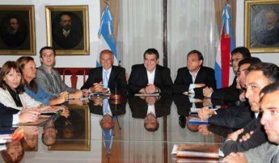 Barrios vulnerables: acuerdos con Villaguay, Paran�, La Paz y Feliciano