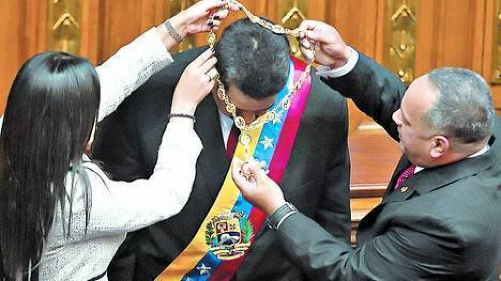 Asumi Maduro como primer presidente chavista de la historia