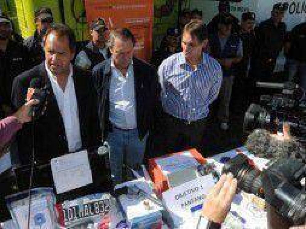 Monte Grande: Scioli encabez� operativo que atrap� banda dedicada al lavado de dinero