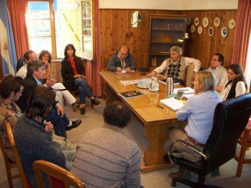 Frente Grande calific� de "distractiva y dilatoria" reuni�n para definir fecha de elecciones