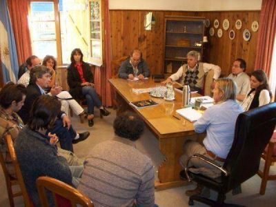 Frente Grande calific� de "distractiva y dilatoria" reuni�n para definir fecha de elecciones