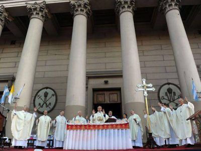 Mario Poli asumi� como arzobispo porte�o en reemplazo de Bergoglio
