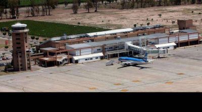 Alertan por equipamiento viejo y fallas en el aeropuerto local