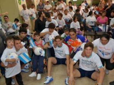 Una visita especial de la selecci�n Sub -17