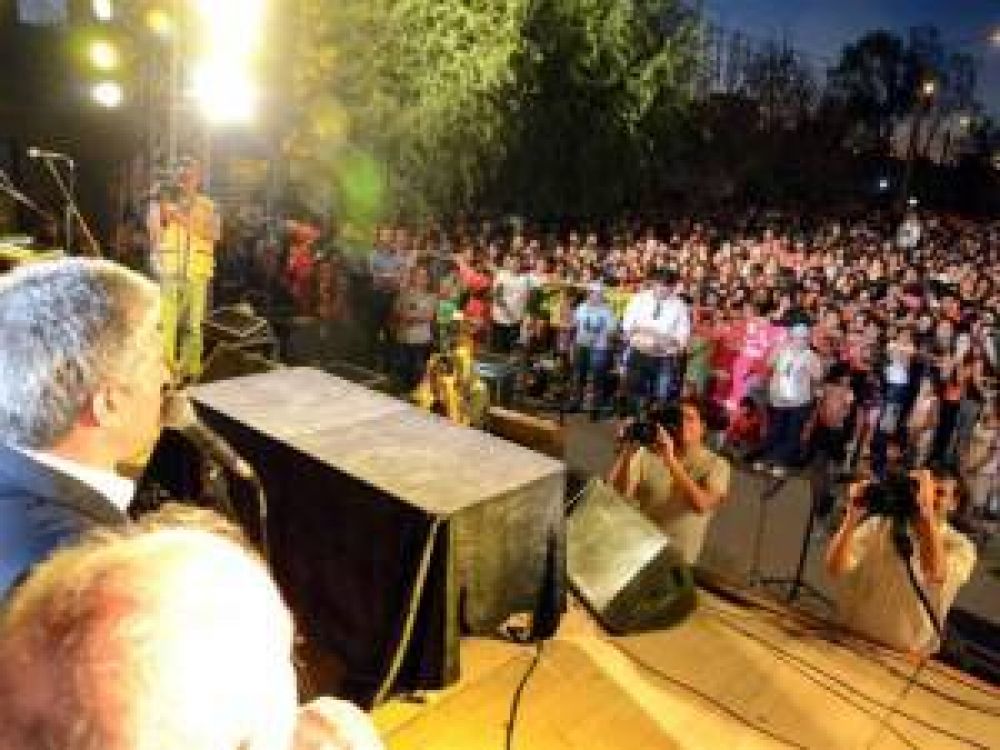 Los vecinos de La Ribera festejaron los diez a�os del barrio