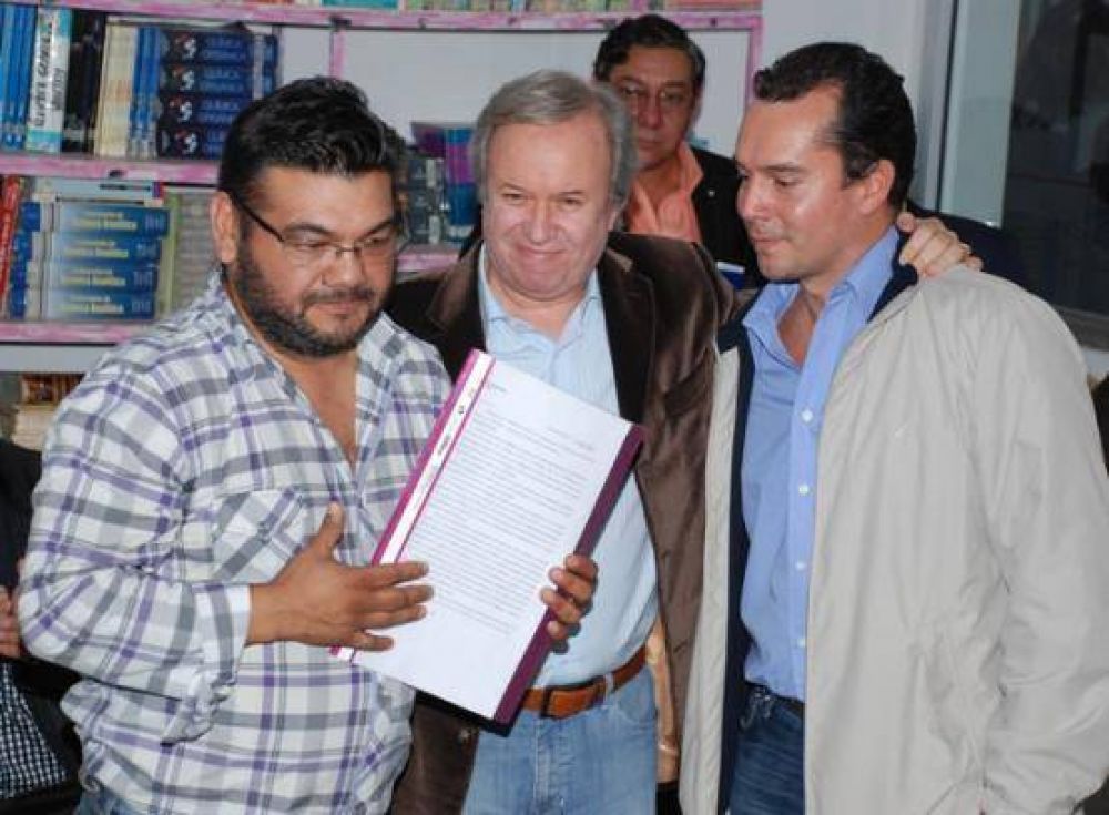 Peralta anunci� obras para la zona norte de Santa Cruz