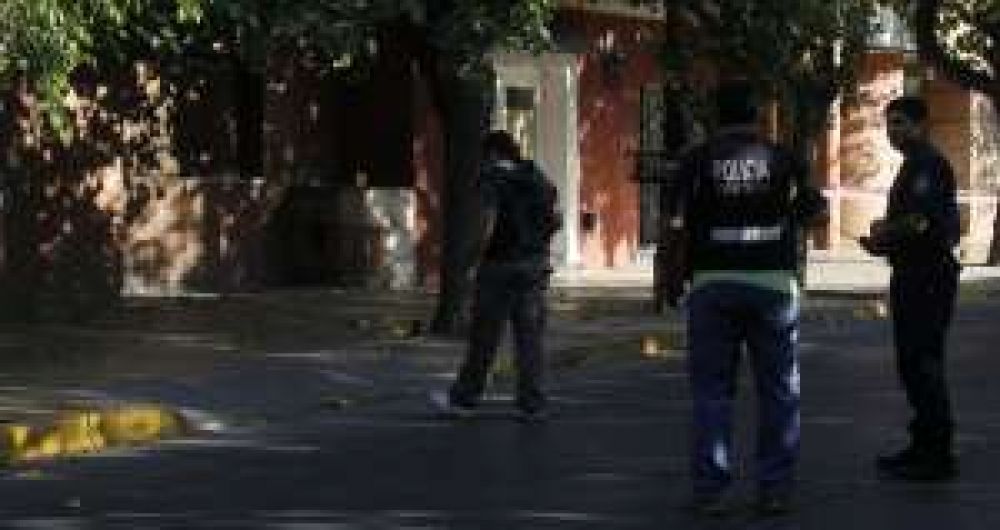 Ech� a unos j�venes de un cumplea�os y lo asesinaron