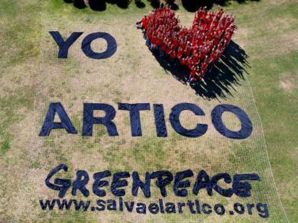 Greenpeace form� pancarta humana en defensa del �rtico