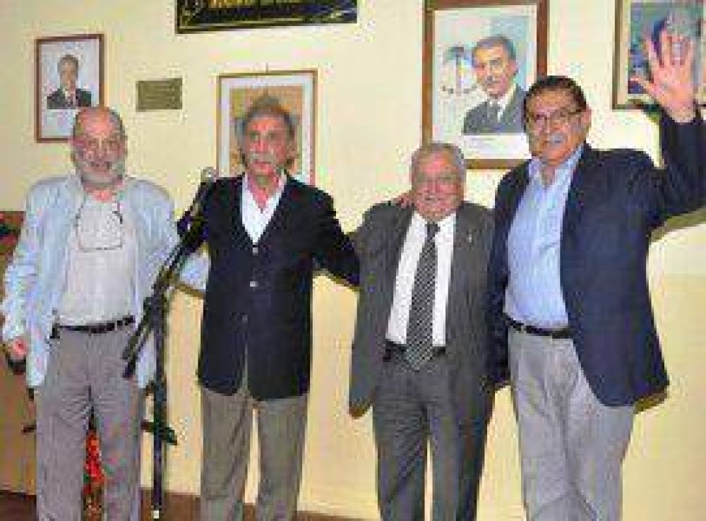 Siguen los gestos para unidad en el MPN