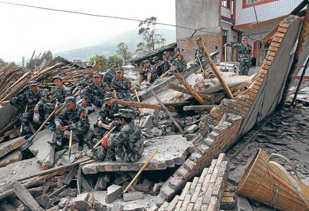 Un terremoto provoc� un centenar y medio de muertos en China
