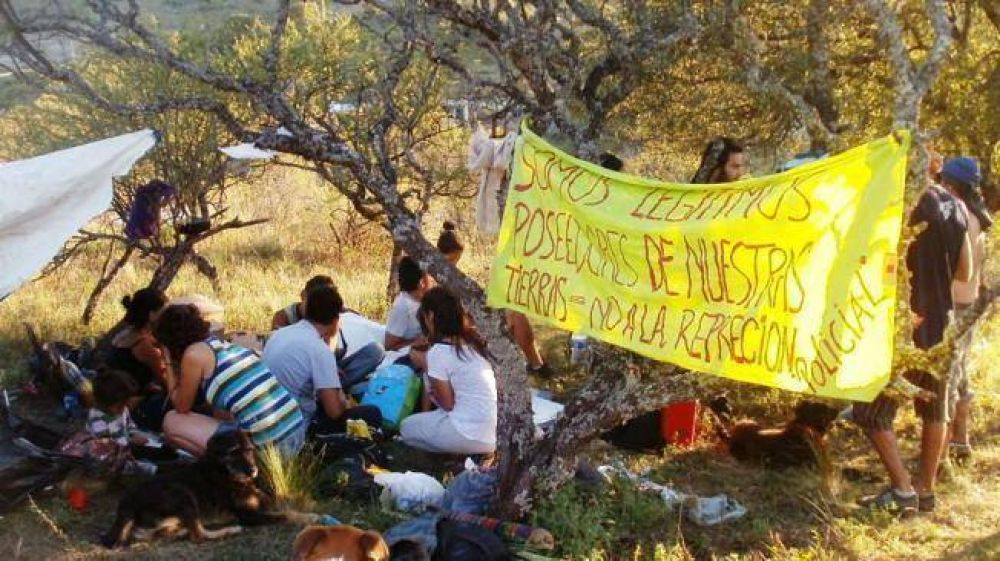 Sigue la controversia por terrenos que ocupan familias en Cuesta Blanca