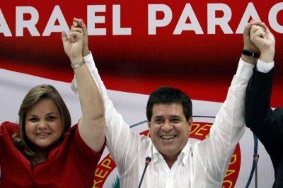 El Partido Colorado vuelve al poder en Paraguay: Horacio Cartes ser presidente