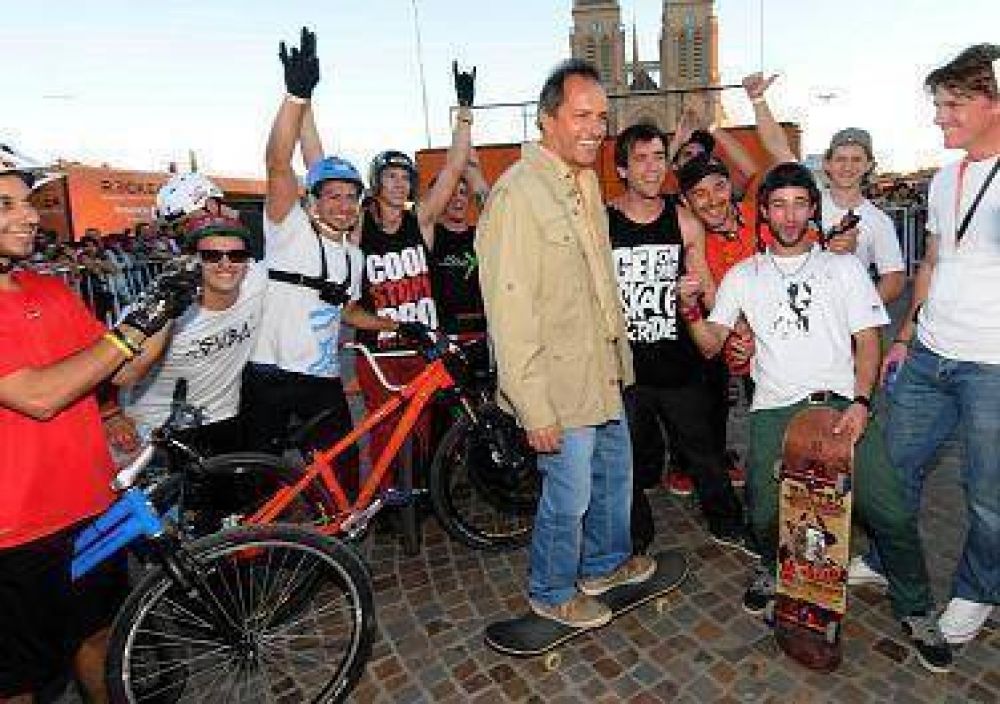 Daniel Scioli en Luj�n: �la Provincia promociona el deporte y la cultura�