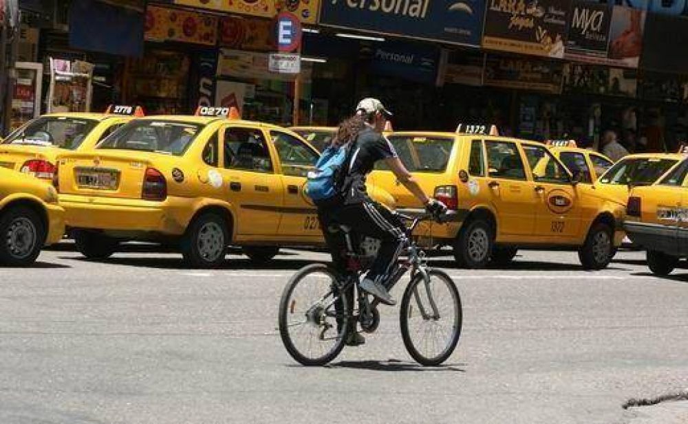 Taxis y remises niegan cubrir hoy el trayecto de 7 corredores