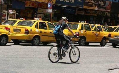 Taxis y remises niegan cubrir hoy el trayecto de 7 corredores