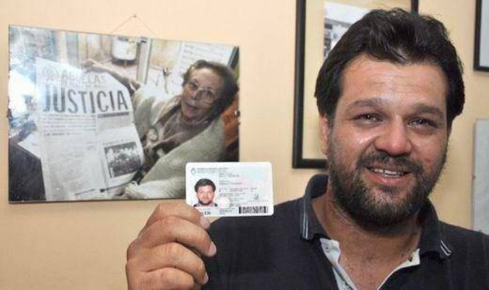 Nieto recuperado obtuvo 34 a�os despu�s el DNI con su verdadera identidad