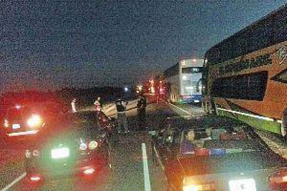 M�s de treinta contrabandistas se tirotearon con la polic�a en la ruta 157