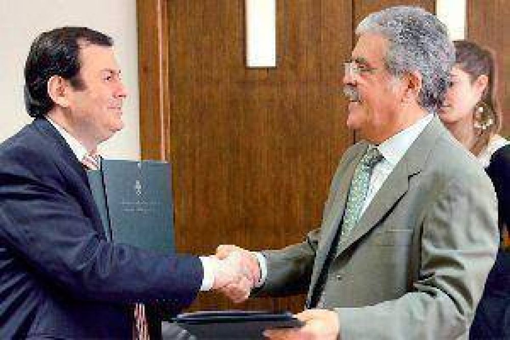 La Naci�n realizar� importantes aportes para municipios y comisiones de Santiago
