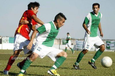 Instituto Santiago festej� en los penales y es finalista
