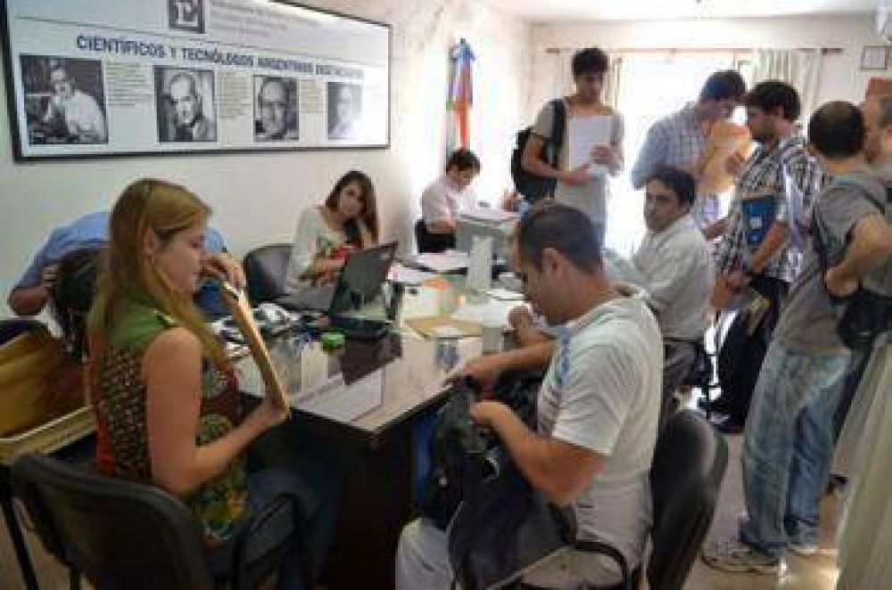 Presentaron 39 proyectos cient�ficos en convocatoria de becas para j�venes