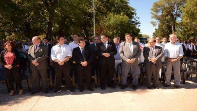 C�ceres asegur� que el gobierno provincial "no discrimina por la procedencia pol�tica"	 