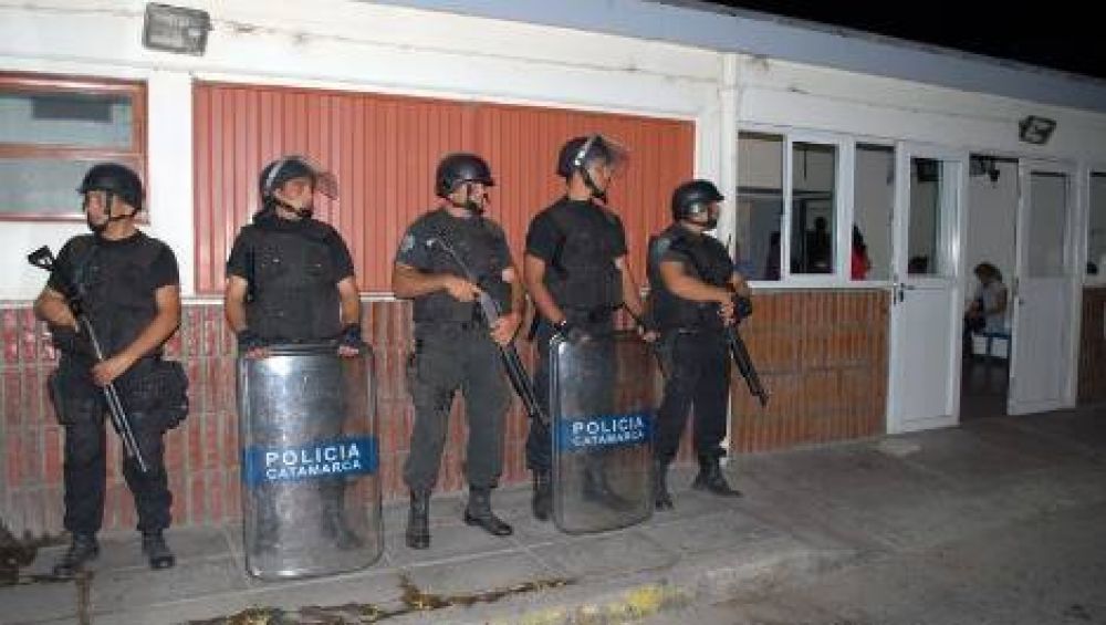 Violenta pelea entre vecinos y la polic�a