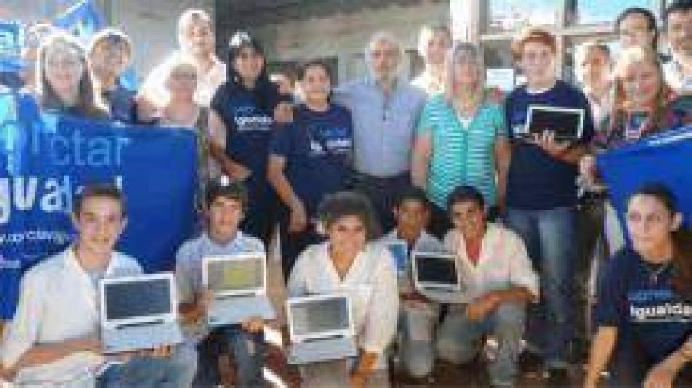 M�s de 1.500 estudiantes recibieron netbooks de Conectar Igualdad en la �ltima semana
