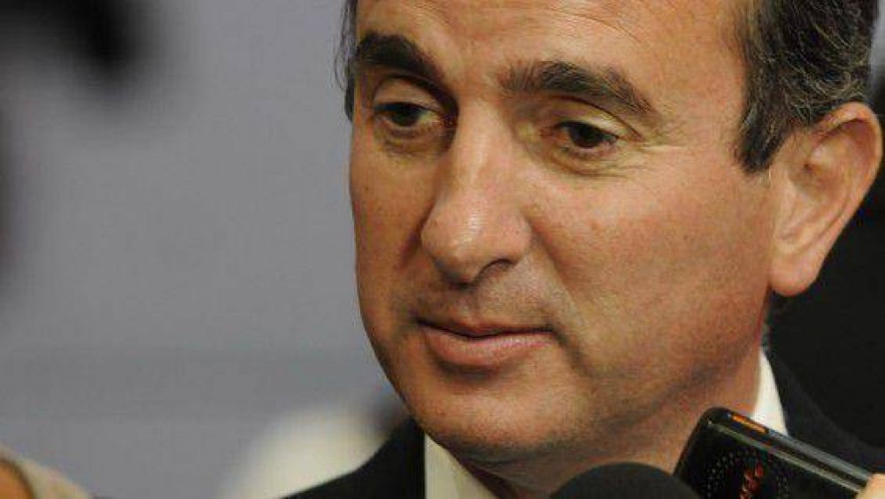 Vuelve P�rez y anuncia la fecha de elecciones
