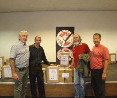Casineros donaron libros a escuelas y bibliotecas