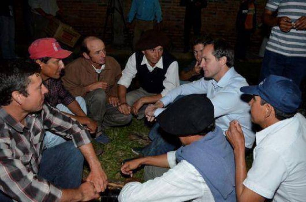 El intendente Camau Esp�nola visit� la zona rural de Goya