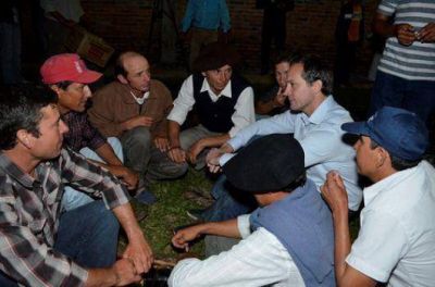 El intendente Camau Esp�nola visit� la zona rural de Goya