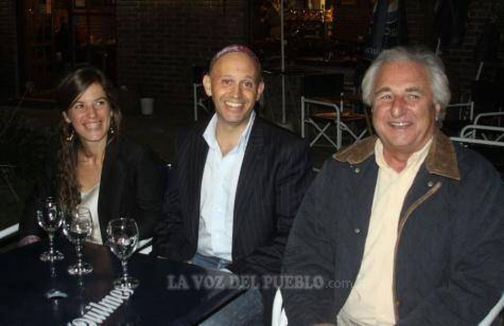 "En un principio, la idea es presentar una lista local�