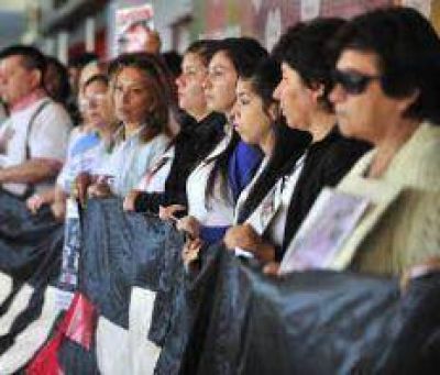 Homenaje a las v�ctimas de Once, a la espera del juicio