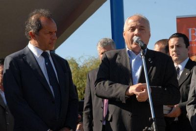 Pte. Per�n - Regueiro inaugur� nuevo edificio del Jard�n N� 901