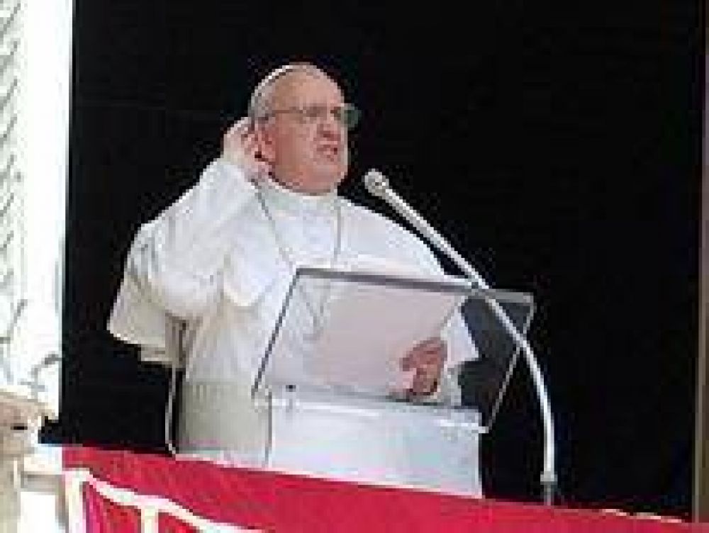 El papa Francisco rompi de nuevo el protocolo: "No escucho, griten ms fuerte"