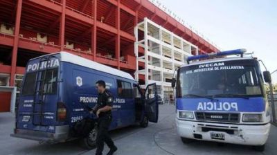 Independiente: la pr�ctica de la angustia, la custodia y el silencio