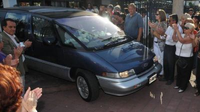 Rub�n Mart� fue despedido como un "hacedor", en una emotiva ceremonia