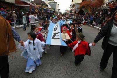 Concejales piden que el 3 de Mayo se declare asueto