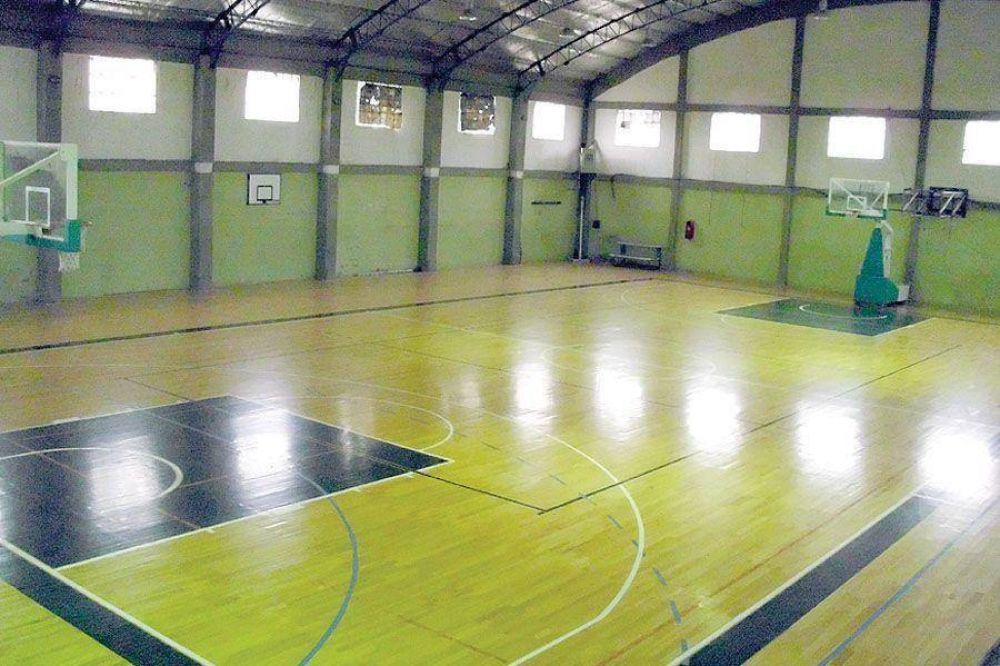 Petroqu�mica debut� ganando en el reestreno de su cancha