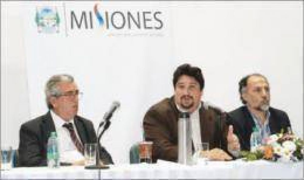Closs pidi� a los j�venes misioneros que se animen a estudiar Diplomacia