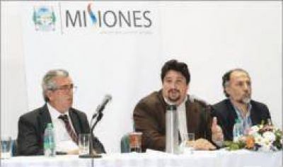 Closs pidi� a los j�venes misioneros que se animen a estudiar Diplomacia