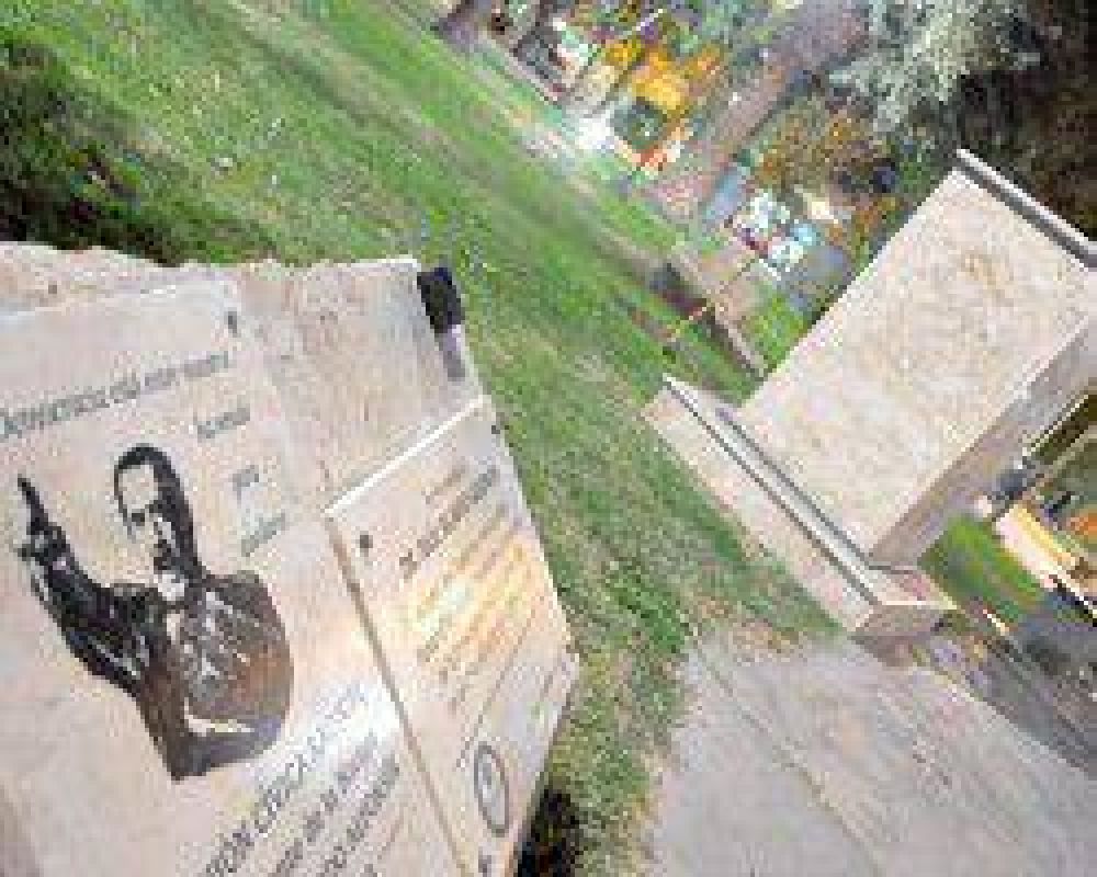 El busto de Ra�l Alfons�n ser� repuesto
