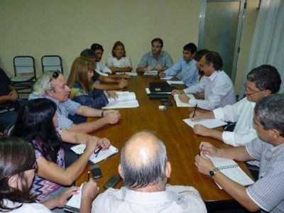 Para Soto, los sindicatos docentes demostraron voluntad de di�logo