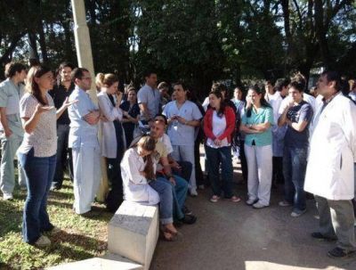 M�dicos residentes levantaron el paro luego de acordar un aumento salarial con el gobierno