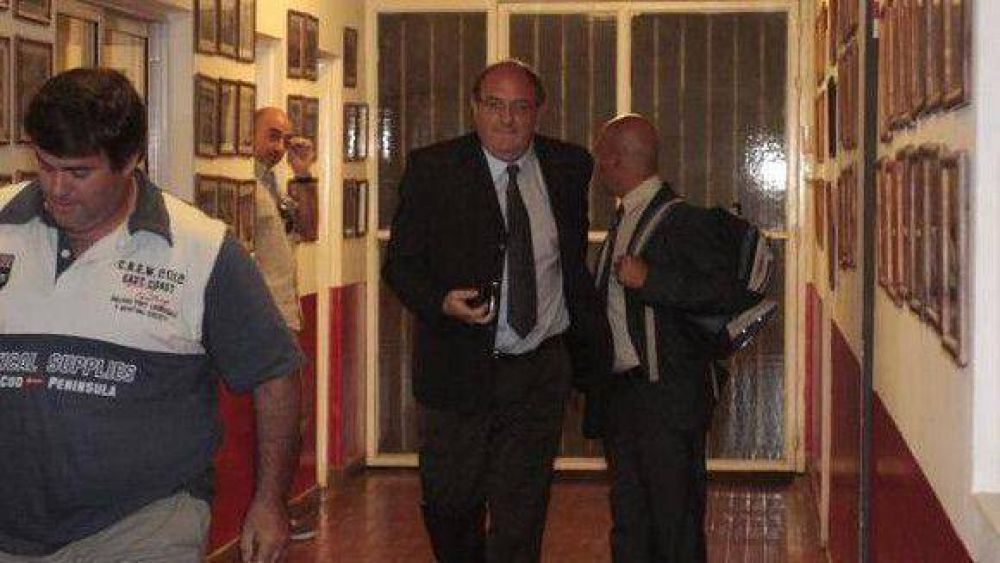Pol�mica entre los jugadores y la dirigencia por el pago