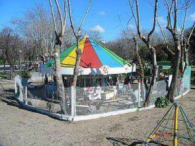 Reclaman m�s seguridad y mantenimiento en Plaza Rocha
